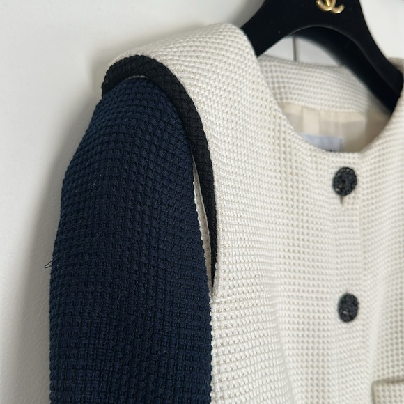 Chanel Cream and Navy Women's Jacket - Picture 4 of 9